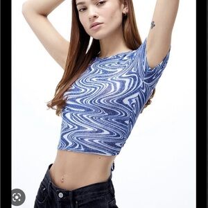 PacSun Blue and White Crop T-Shirt with Short Sleeves
